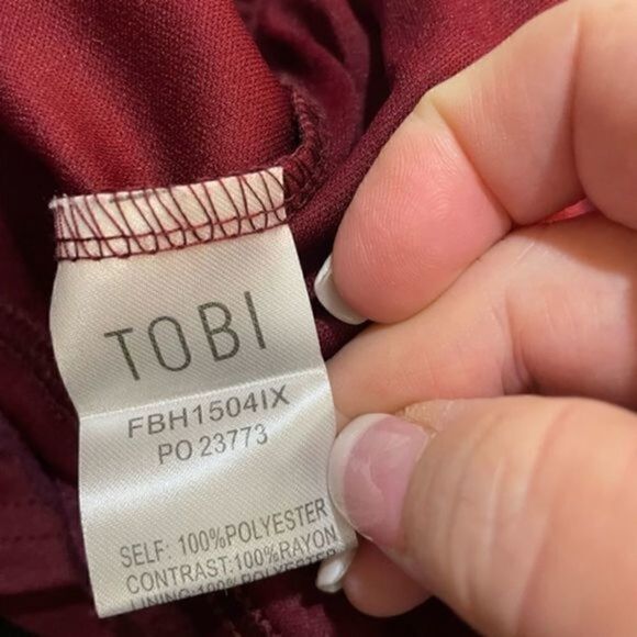 Tobi Lace Scalloped Edge Shorts Red Wine Burgundy Medium NWT - Picture 3 of 5